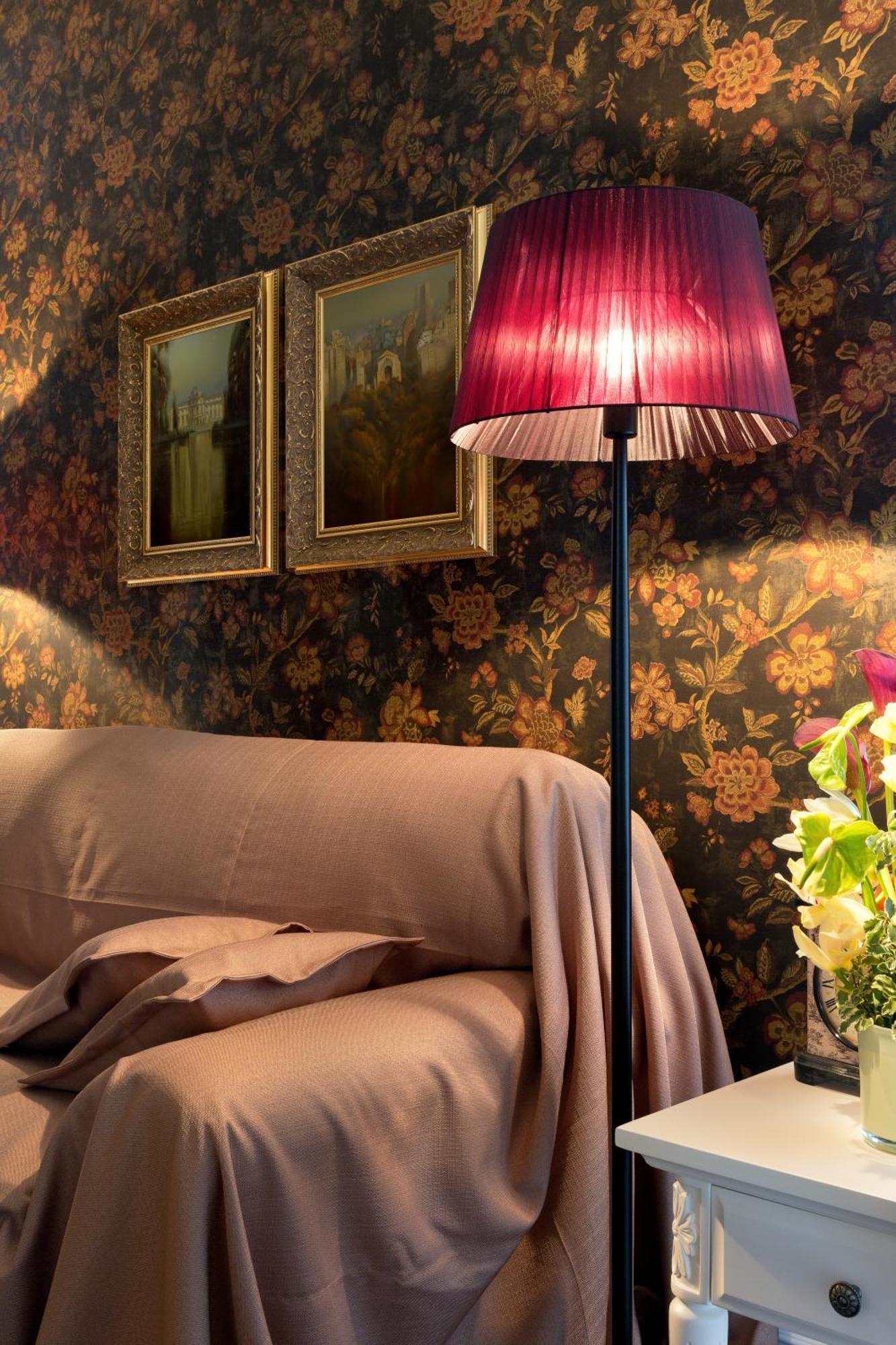 De Gaulle Boutique Hotel ハルキウ エクステリア 写真