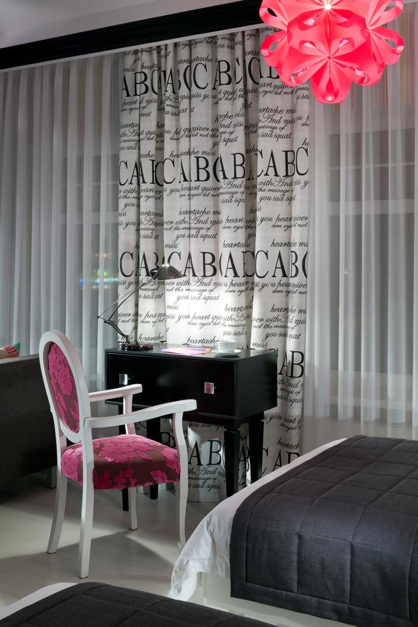 De Gaulle Boutique Hotel ハルキウ エクステリア 写真