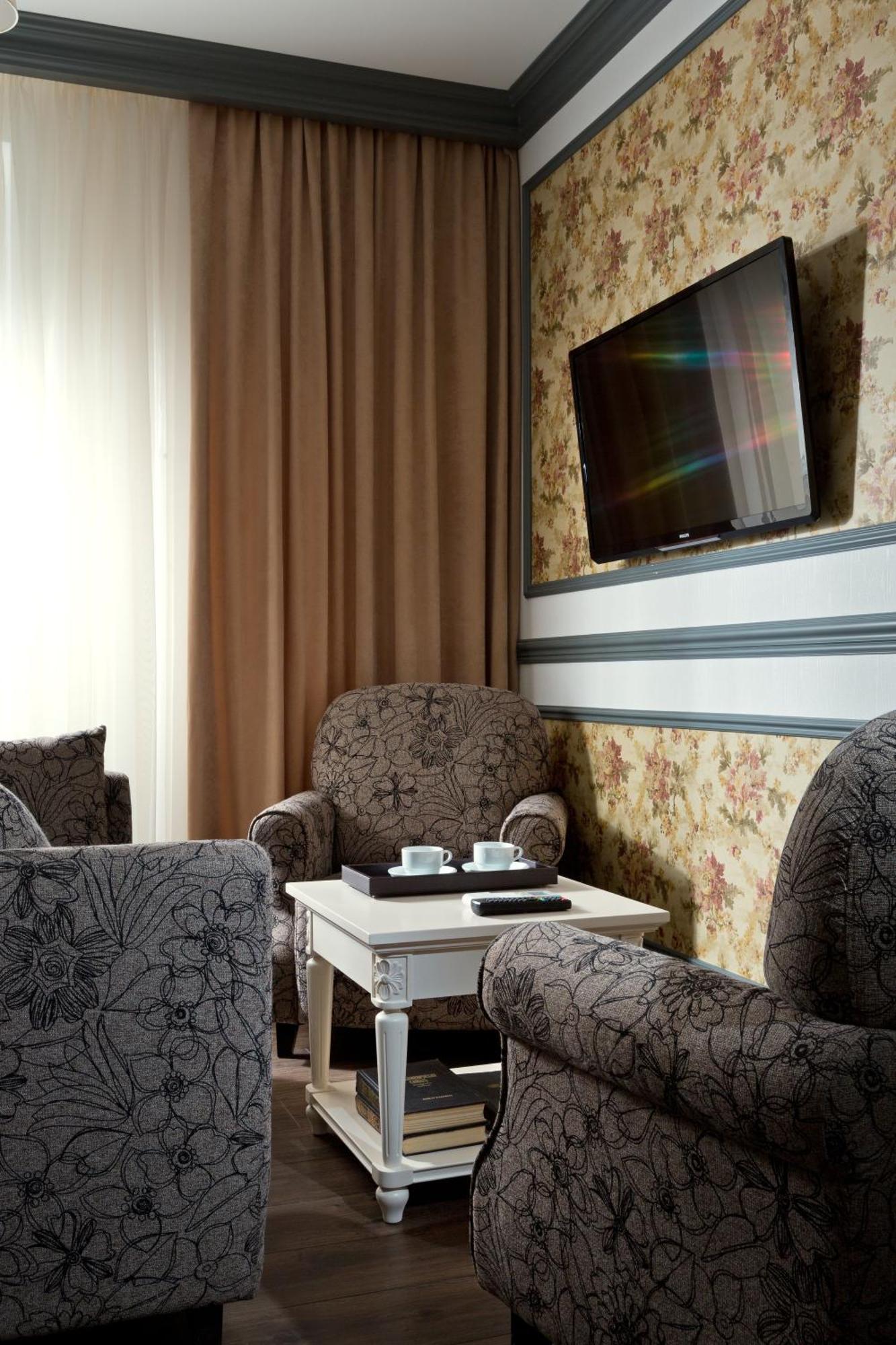 De Gaulle Boutique Hotel ハルキウ エクステリア 写真