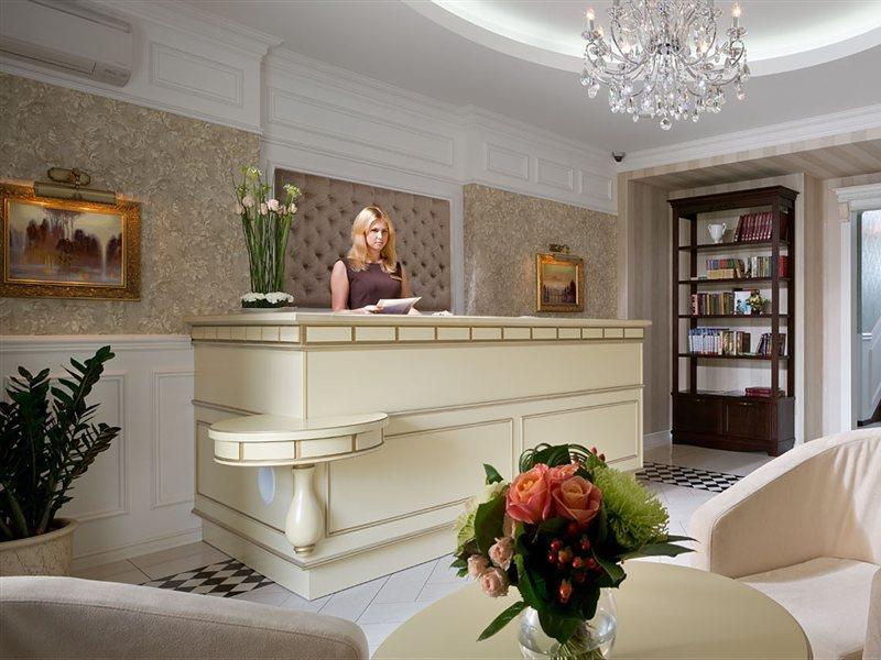 De Gaulle Boutique Hotel ハルキウ エクステリア 写真