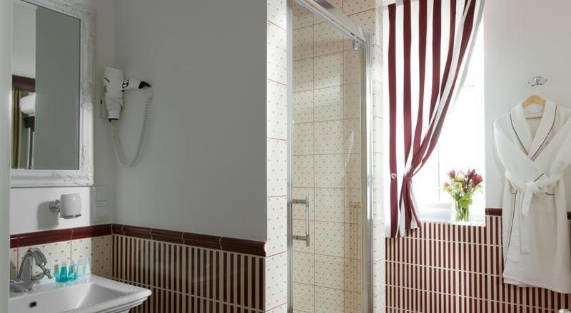 De Gaulle Boutique Hotel ハルキウ エクステリア 写真